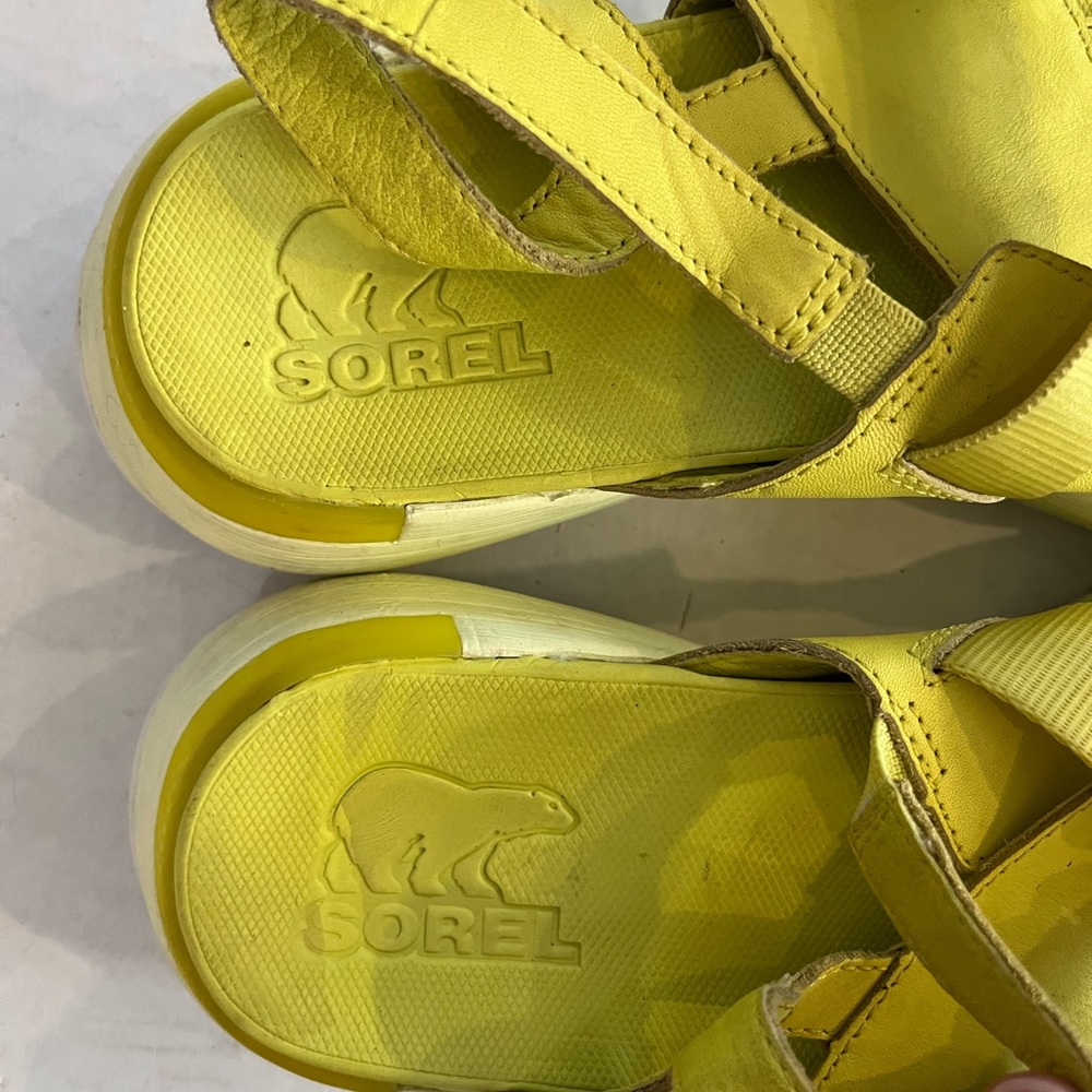 Sorel Kinetic Impact sandals bright fluorescent yellow white soles buckles sz 9 - Picture 10 of 10